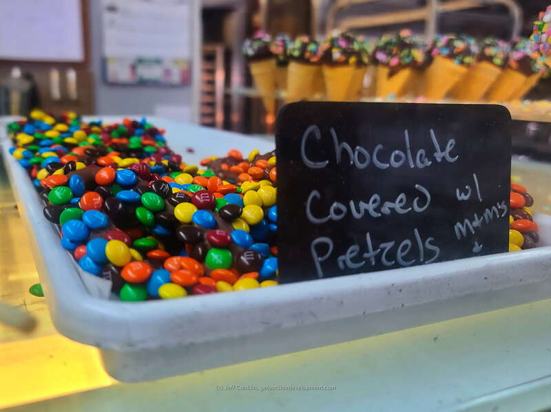 DeLuca's House of Cakes